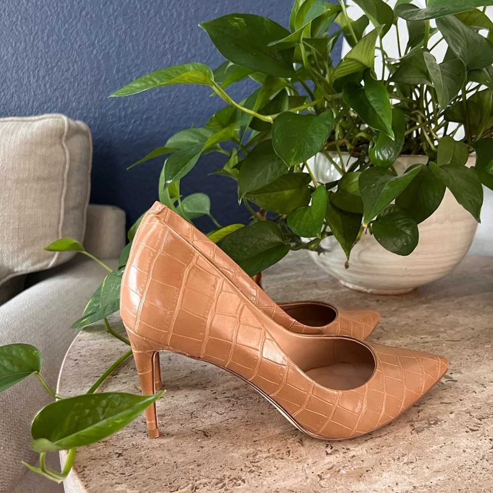 Steve Madden Tan Croc-Pattern Heels